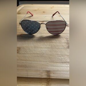 Sunglasses = 4 pairs